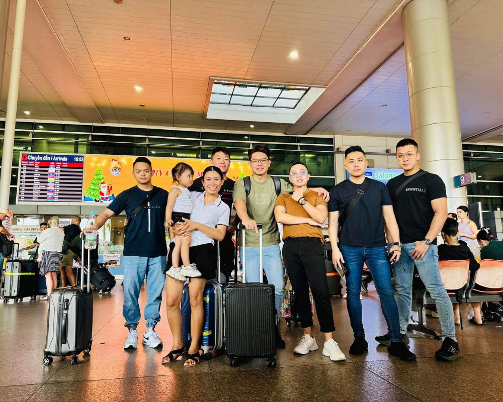 Our customer take a photo at Tan Son Nhat airport