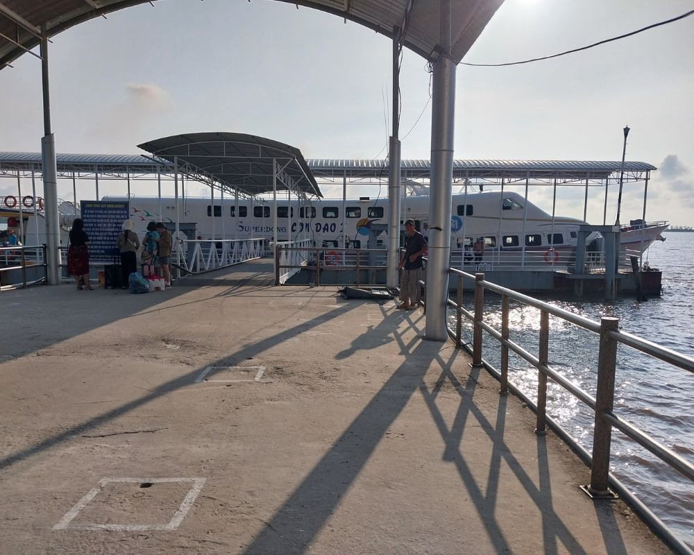 Superdong speedboat from Tran De port to Con Dao island