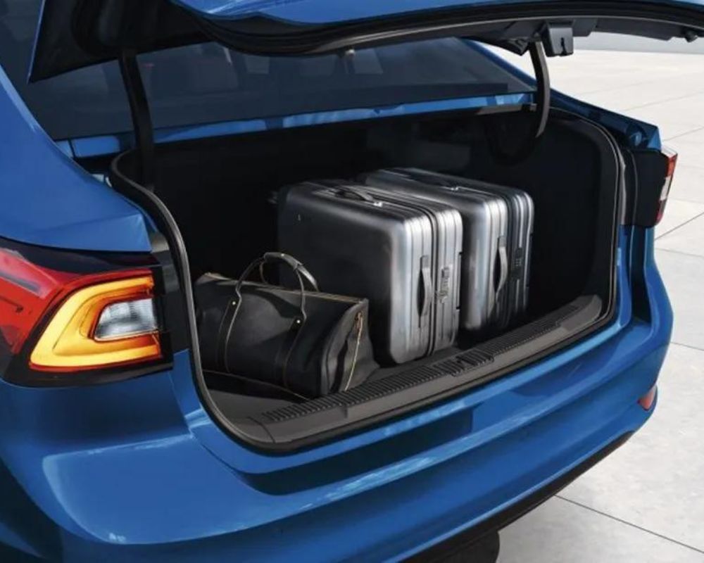 MG Sedan Car Trunk