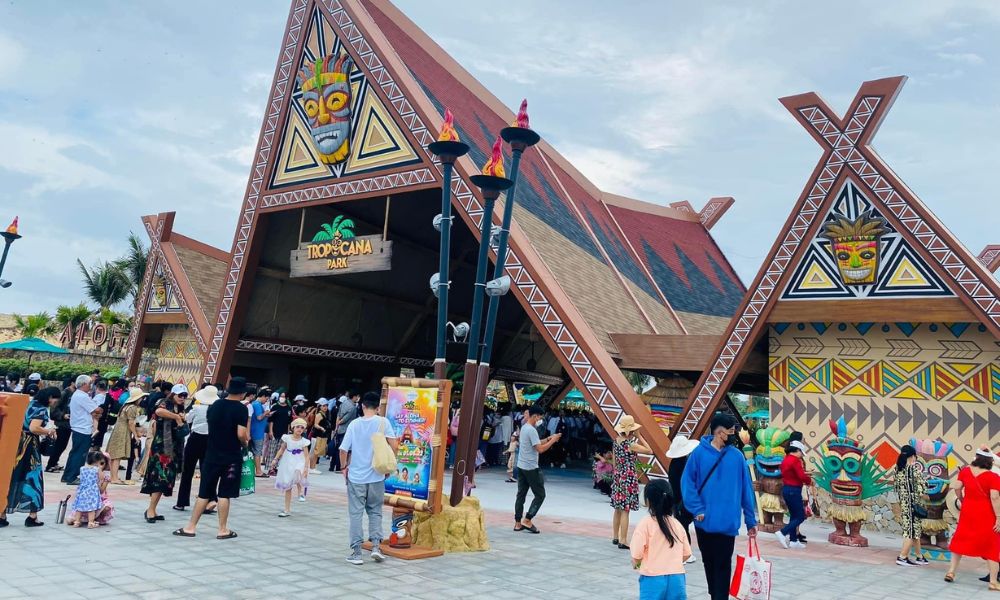 Tropicana park in Ho Tram