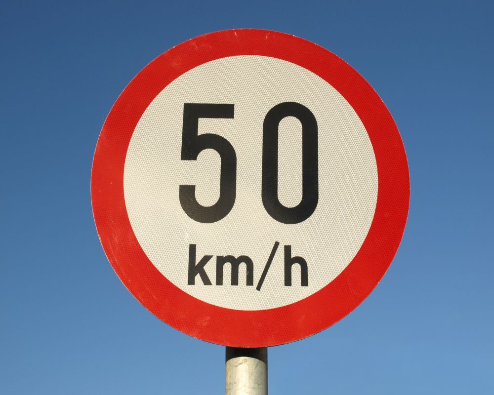 The speed limits in urban areas is 50 km_h