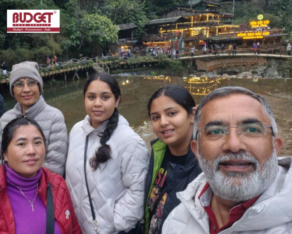 Group-of-international-tourists-taking-a-selfie-at-Cat-Cat-Village-during-a-private-Sapa-tour