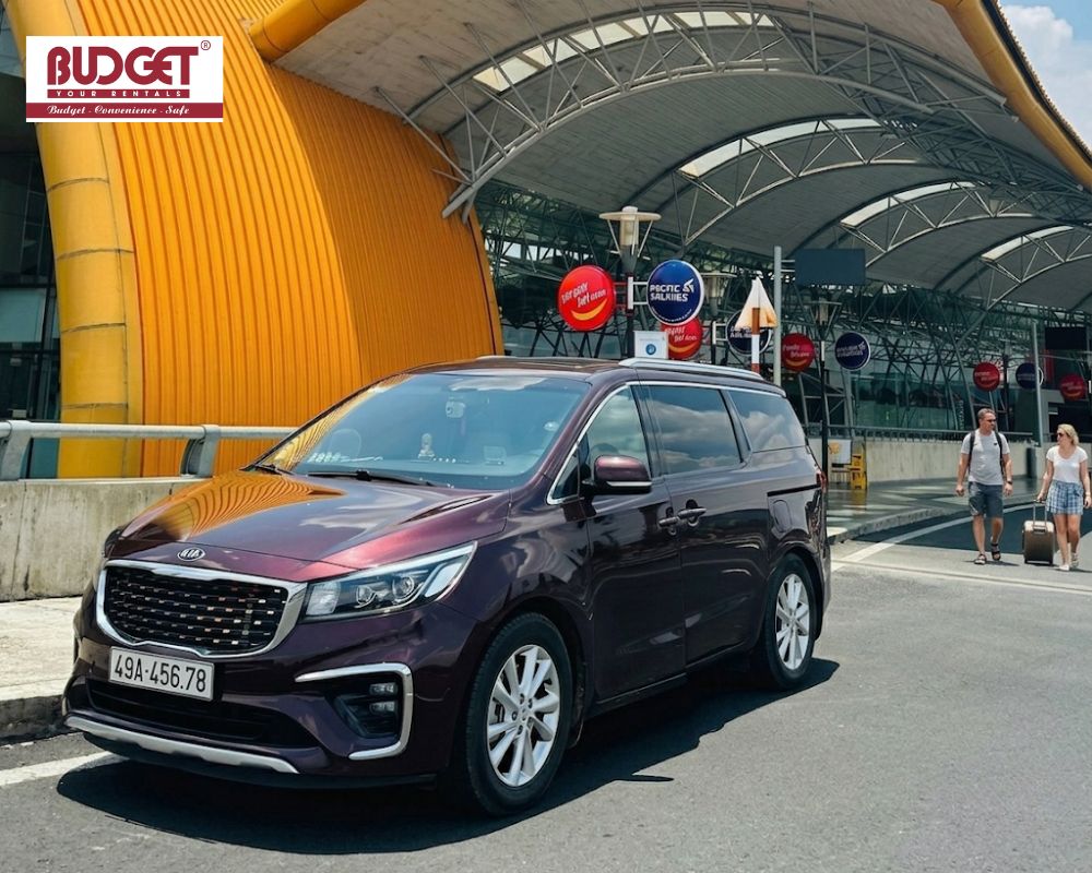 Our-premium-minivan-for-comfortable-Lien-Khuong-airport-transfer