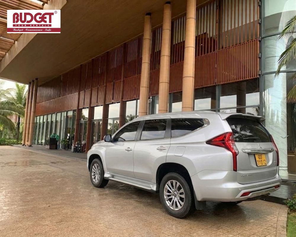 Our-silver-7-seat-SUV-providing-luxury-resort-transfer-service-in-Phu-Quoc-island