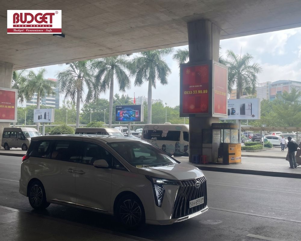 Premium-7-seater-minivan-parked-at-the-airport-offering-executive-private-transfer-and-corporate-travel-solutions_1