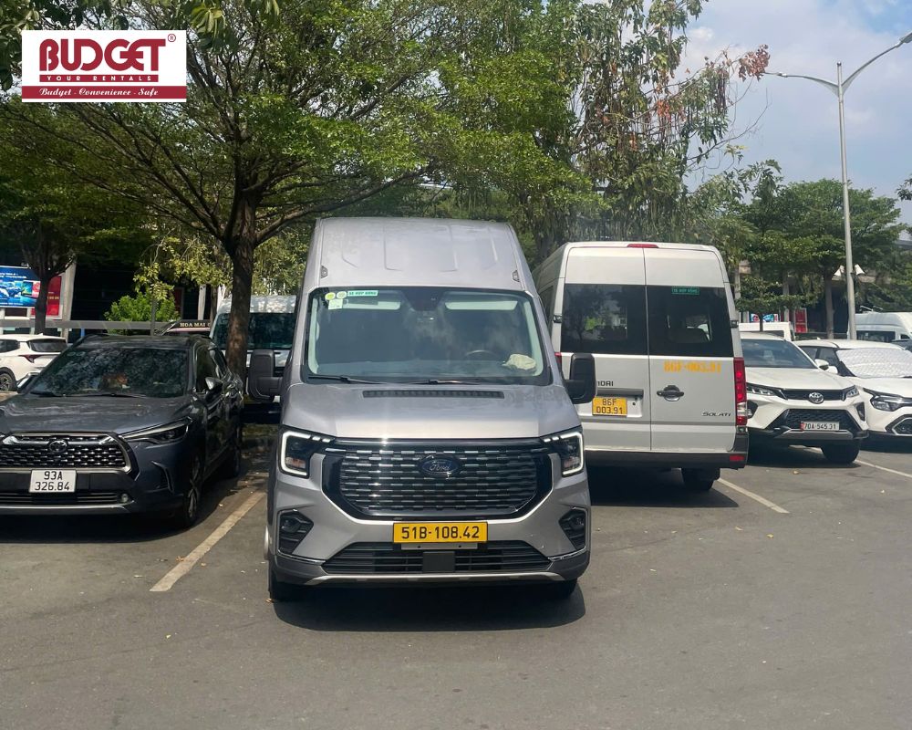 Silver-Ford-Transit-16-seater-van