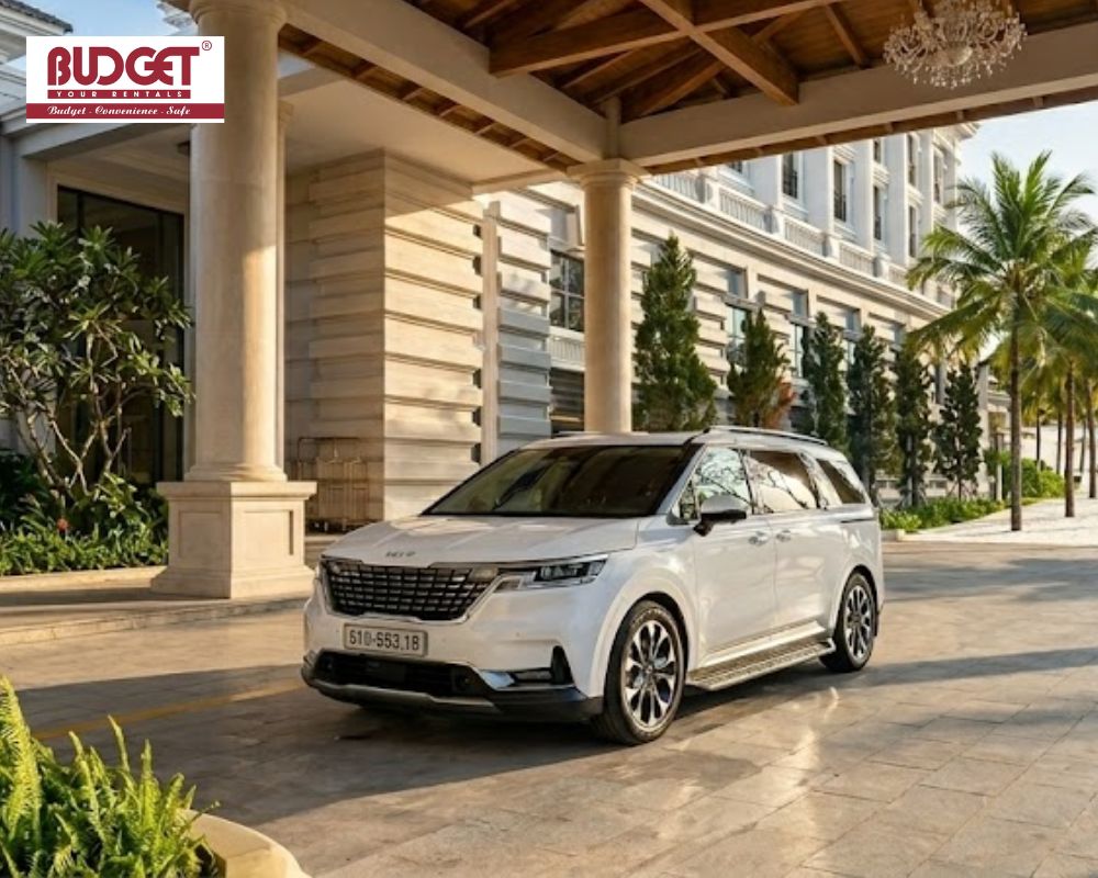 White-premium-Kia-Carnival-minivan-ready-for-luxury-resort-transfer-in-Mui-Ne