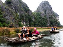 Private car with driver Hanoi to Ninh Binh