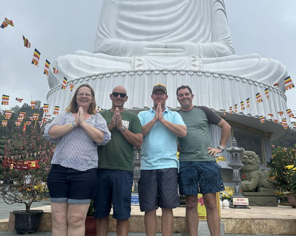 Pray at Linh Ung Pagoda in Danang