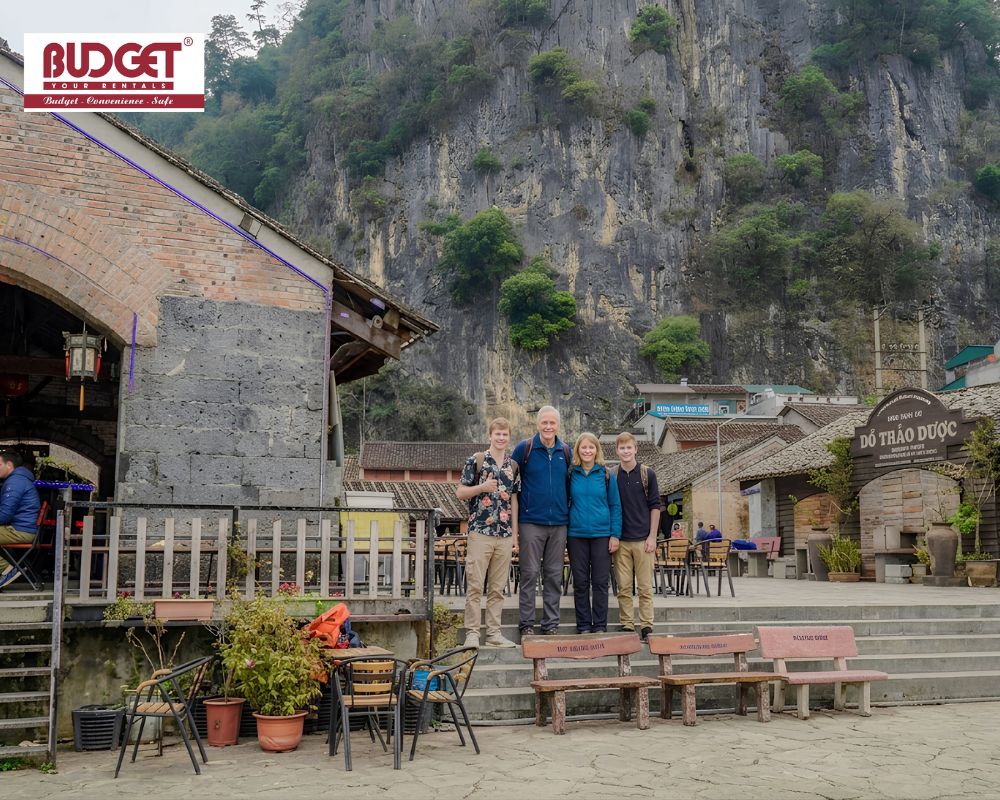 A-family-of-four-posing-in-Dong-Van-Old-Quarter