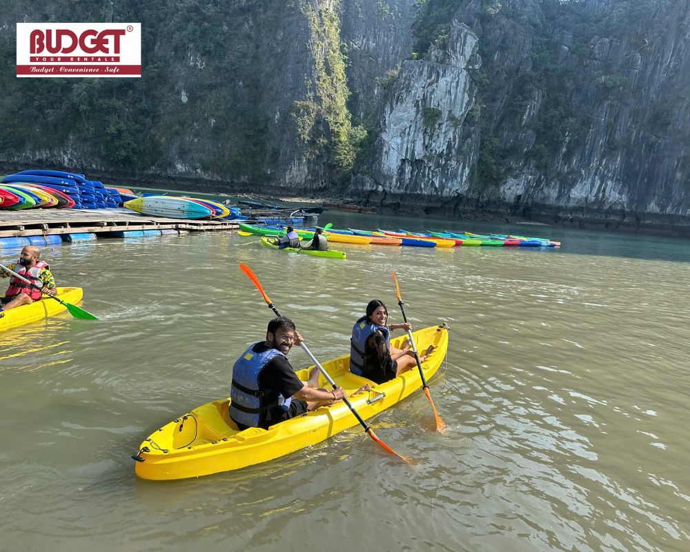 Our-tourist-kayaked-around-the-limestone-karsts-in-Cat-Ba