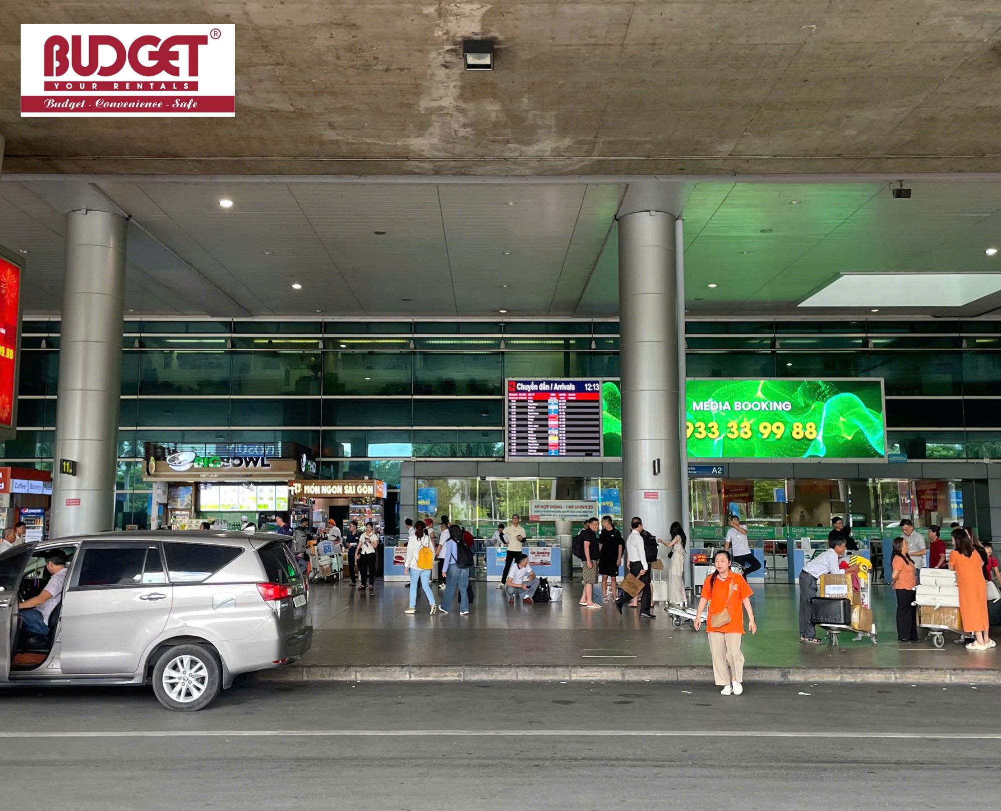 Tan-Son-Nhat-International-Airport-Terminal-2-exterior-and-passenger-pickup-area