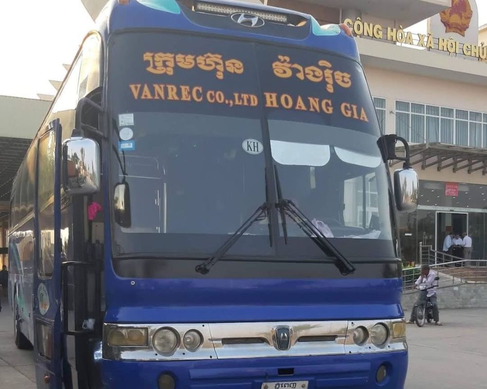 Bus from Moc Bai to Cambodia
