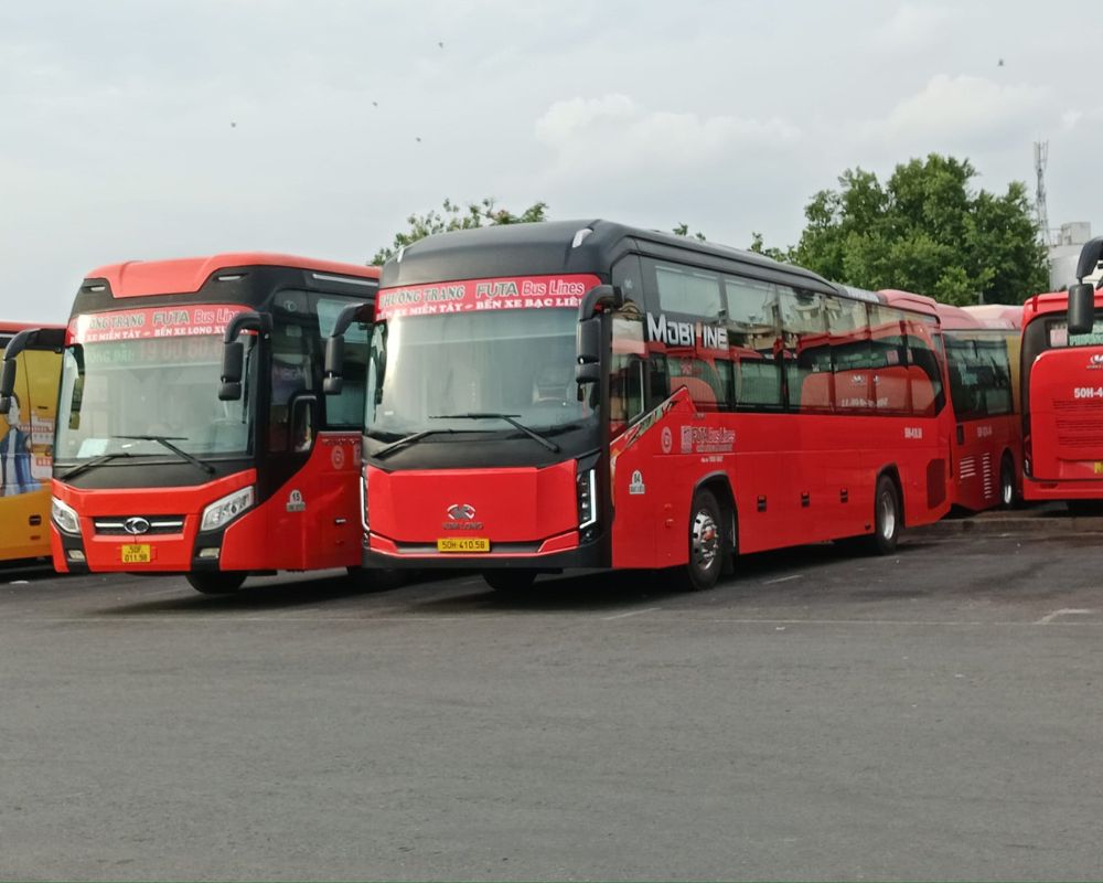 Phuong Trang bus company at Mien Tay bus terminals