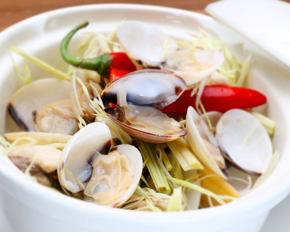 Steamed-Clams-with-Lemongrass