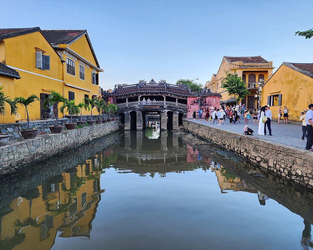 Architecture-of-japanese-covered-bridge