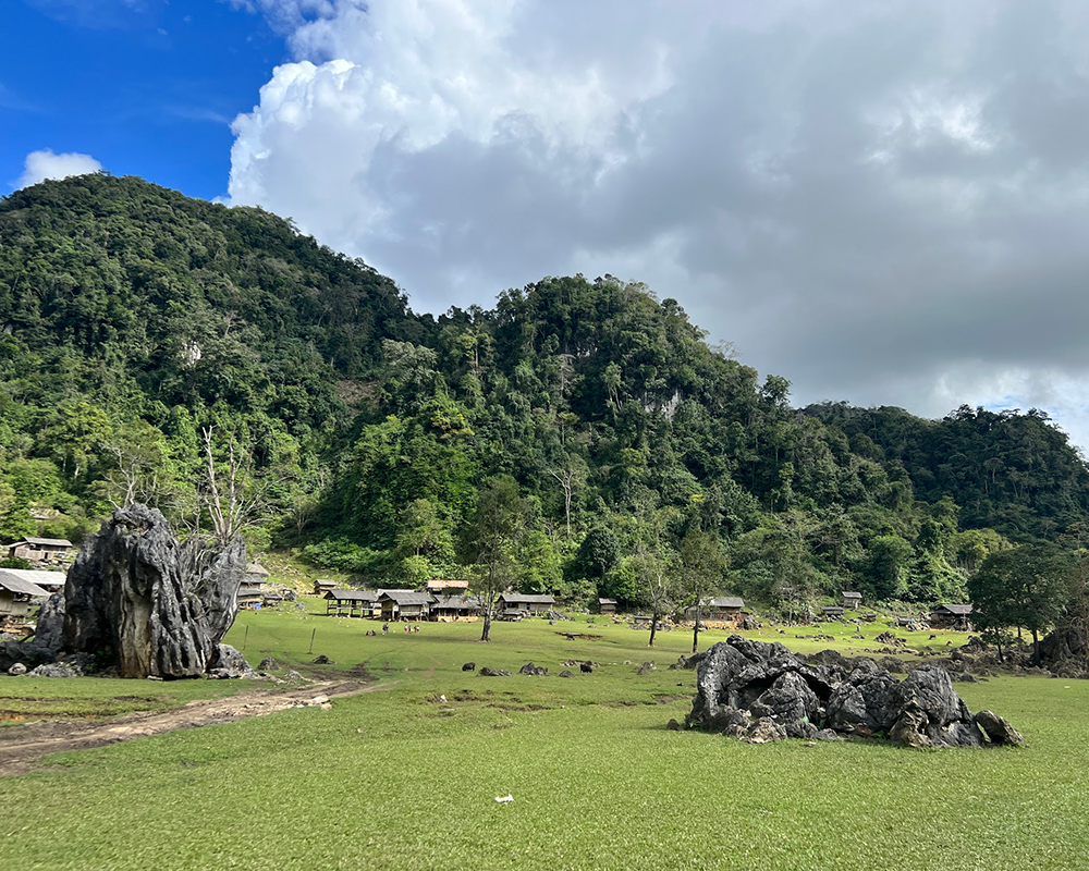 Hang-Tau-Village-Moc-Chau