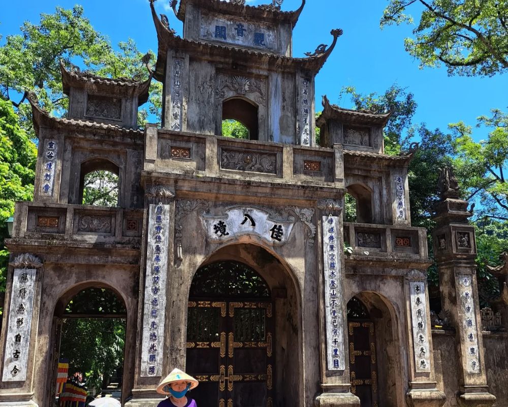 Gateway of Perfume pagoda