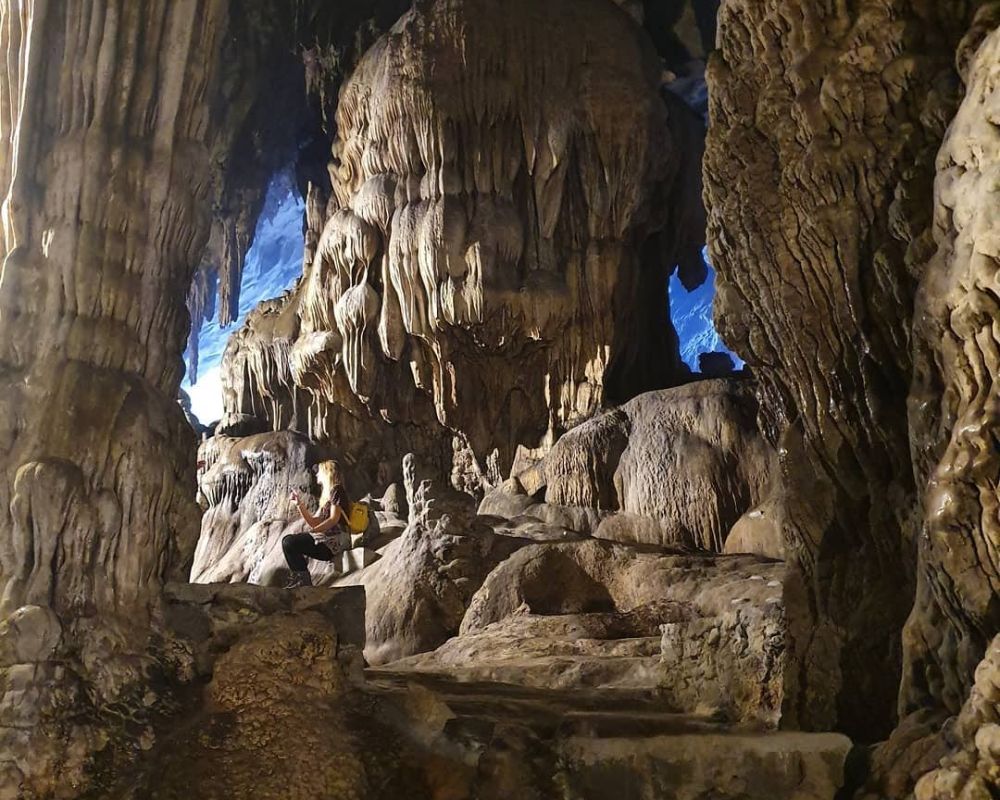 Huong Tich Cave