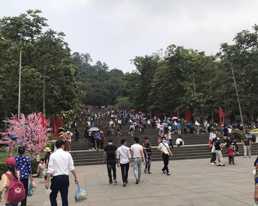 Tourists from all over the country come to visit Hung Temple