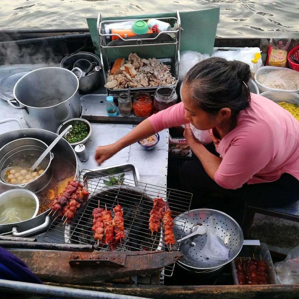 Rent-a-boat-bike-local-guide-at-can-tho-floating-market-by-yourself-10