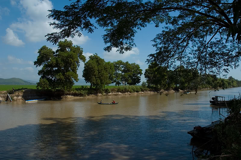 Beautiful and relaxing scenery of Vinh Te Canal