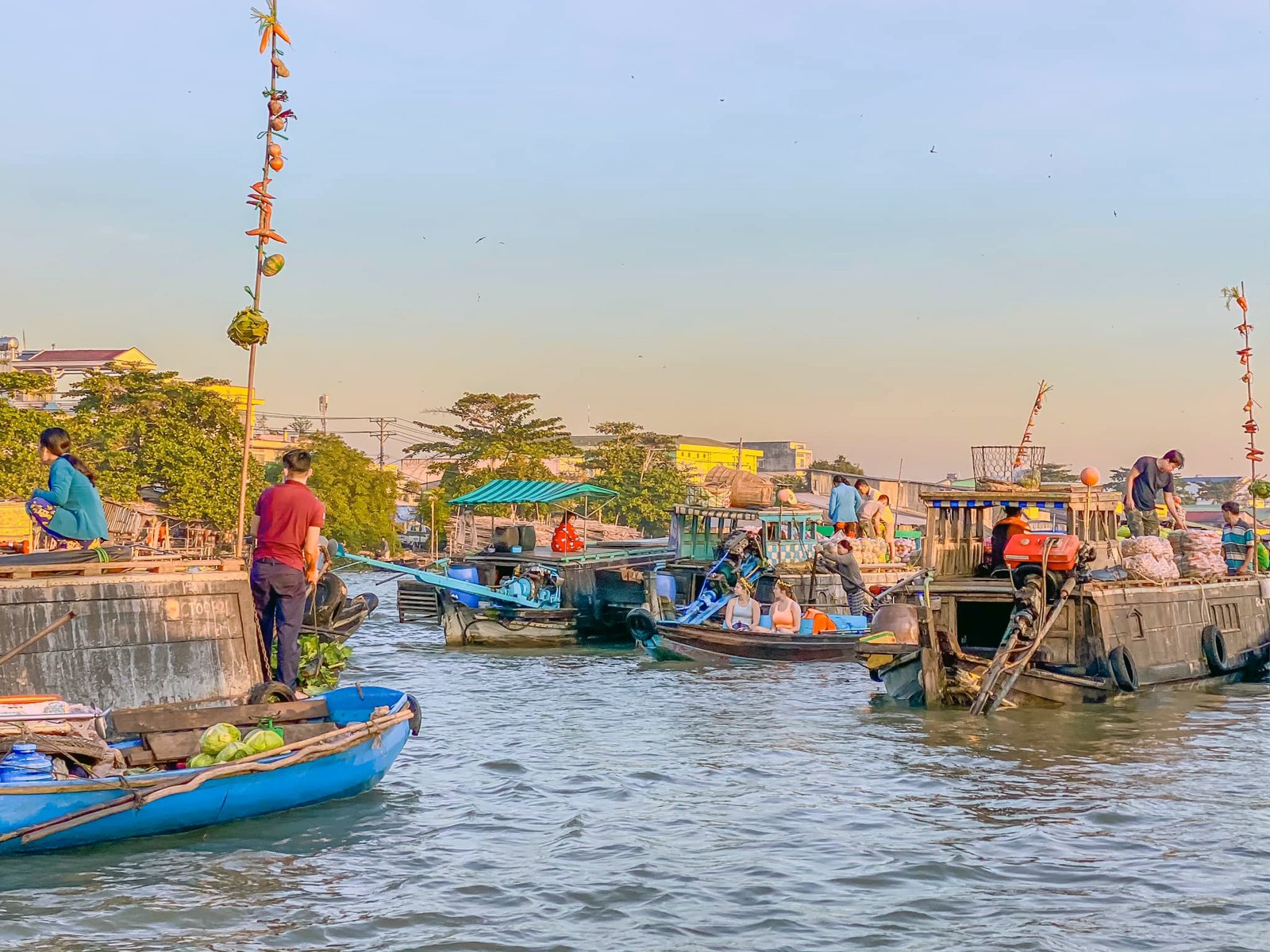 all-things-about-can-tho-floating-market-6