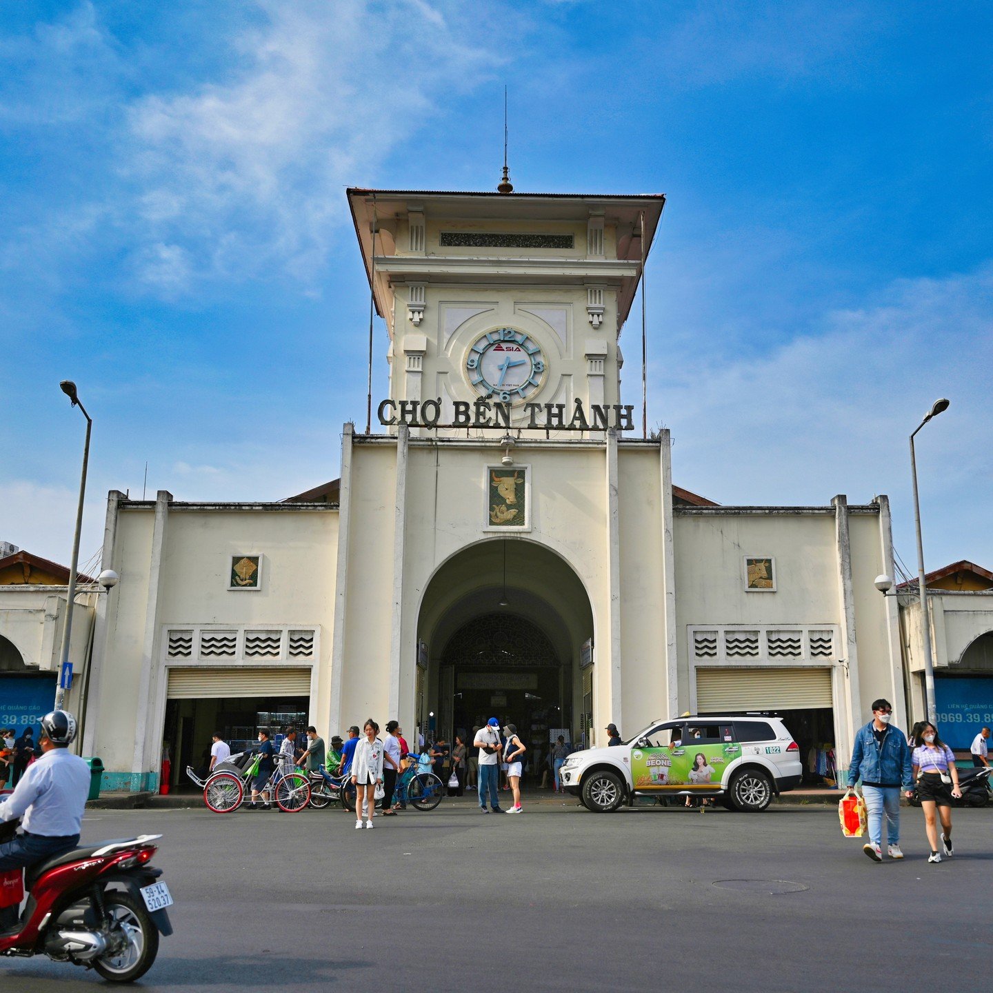 Explore the iconic architecture of Ben Thanh Market