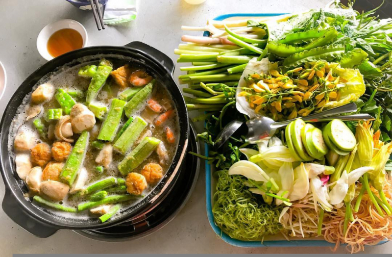 best-food-in-can-tho-lau-mam-fermented-fish-hotpot-1