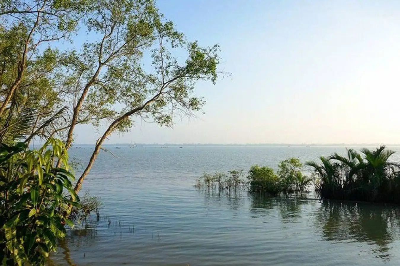 A serene view of Hồ Bể Beach