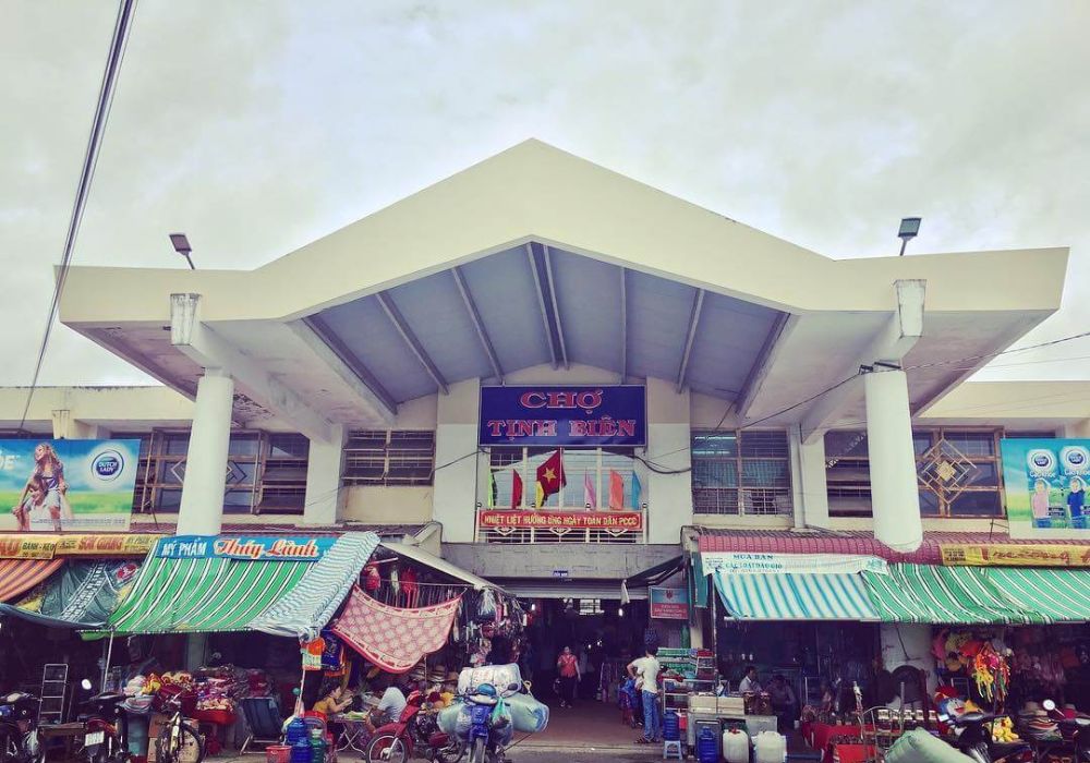 Tinh Bien Market - A place to buy everything in An Giang