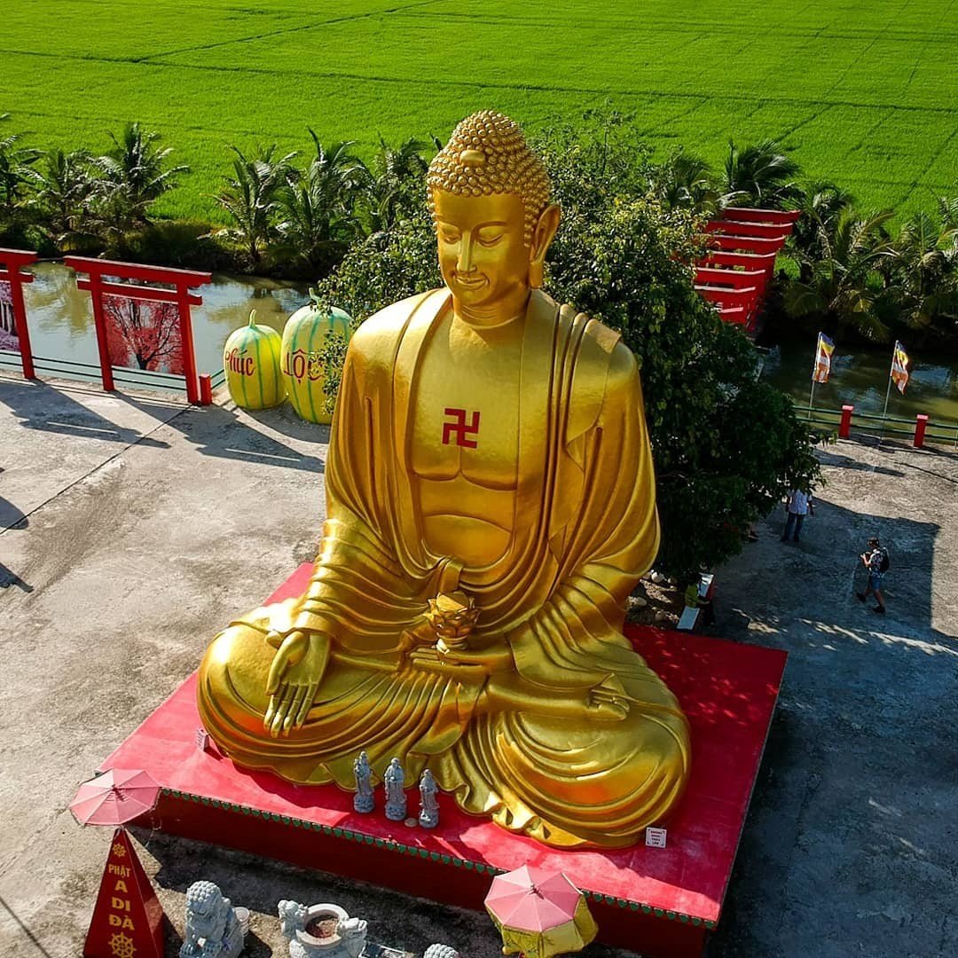 A giant statue of Buddha at Phat Hoc 2 Pagoda in Soc Trang