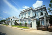 Visiting Prominent Cong Tu Bac Lieu House