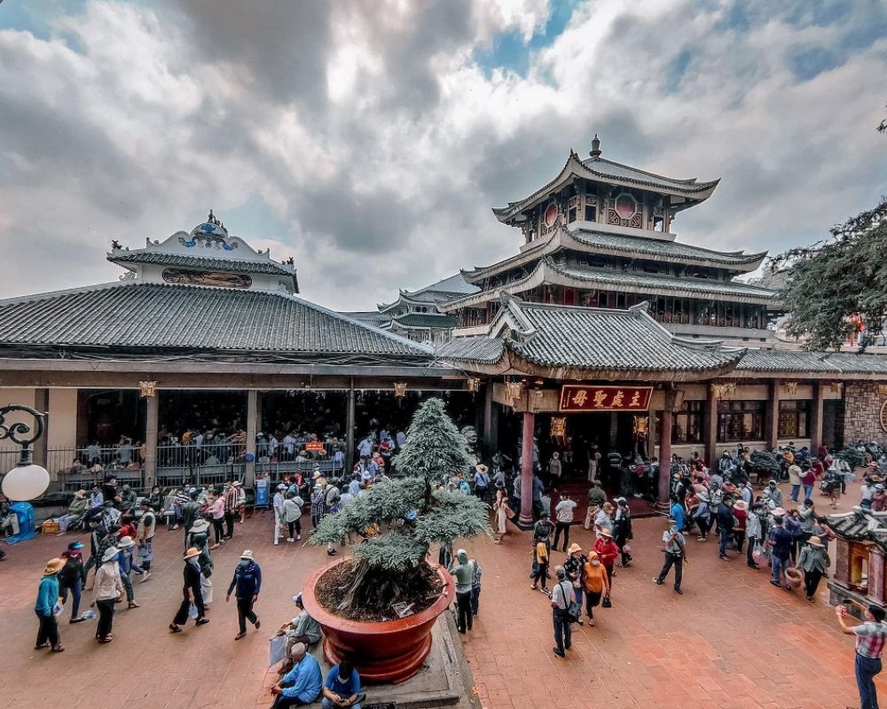 Ba Chua Xu Temple