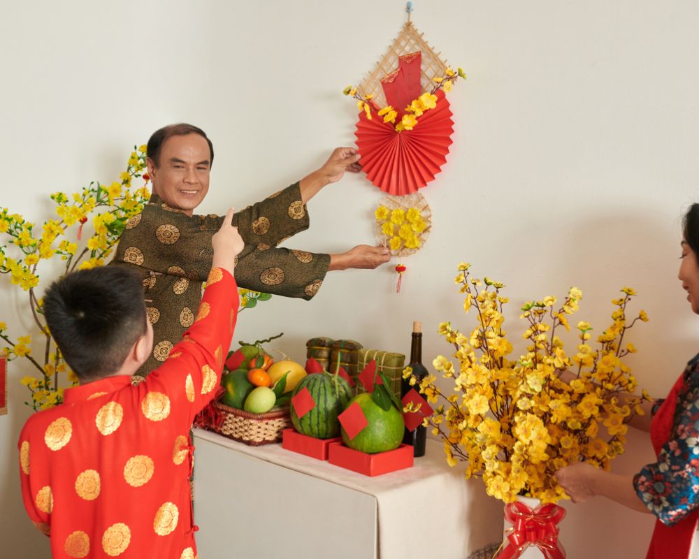 Decorating Room for Tet