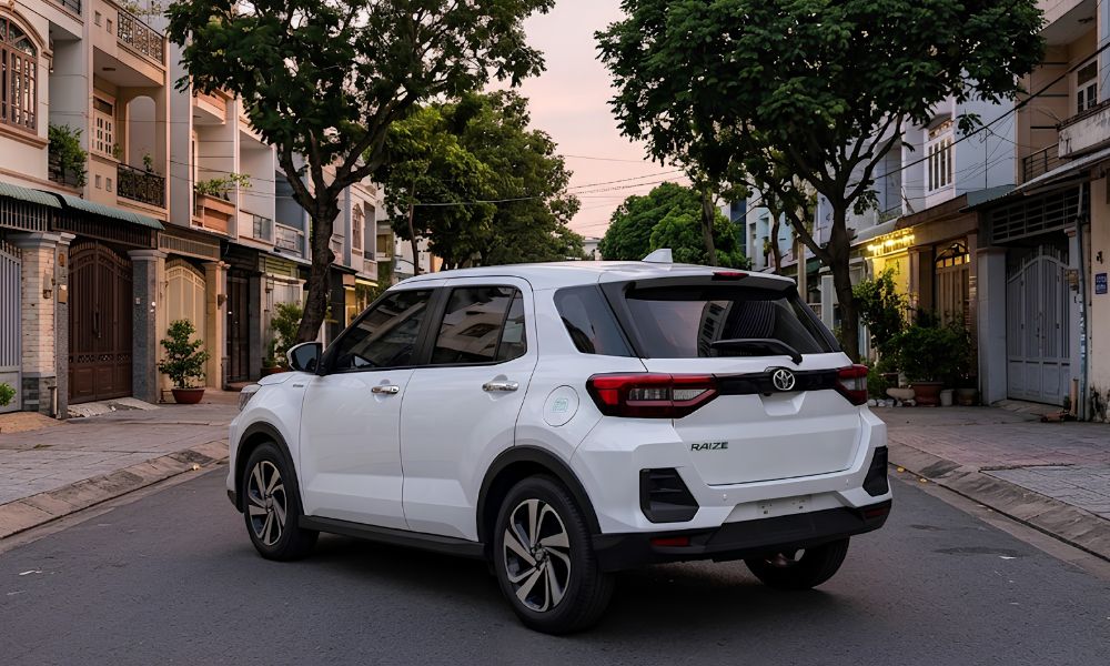 Behind-of-Toyota-Raize