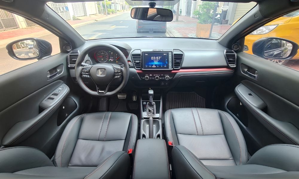 Cabin-of-Honda-City
