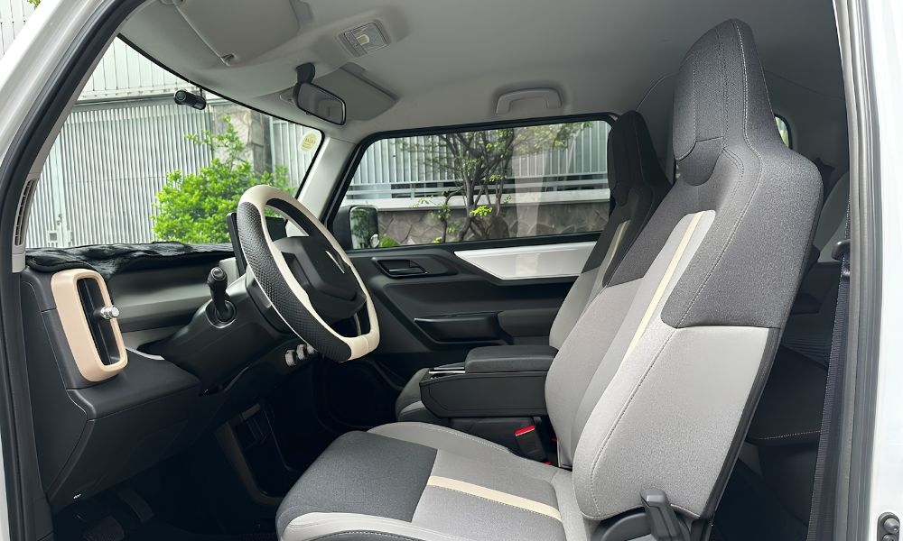 Cabin-of-VF3
