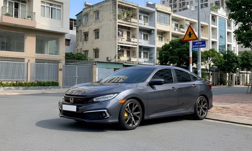 In-front-of-Honda-Civic