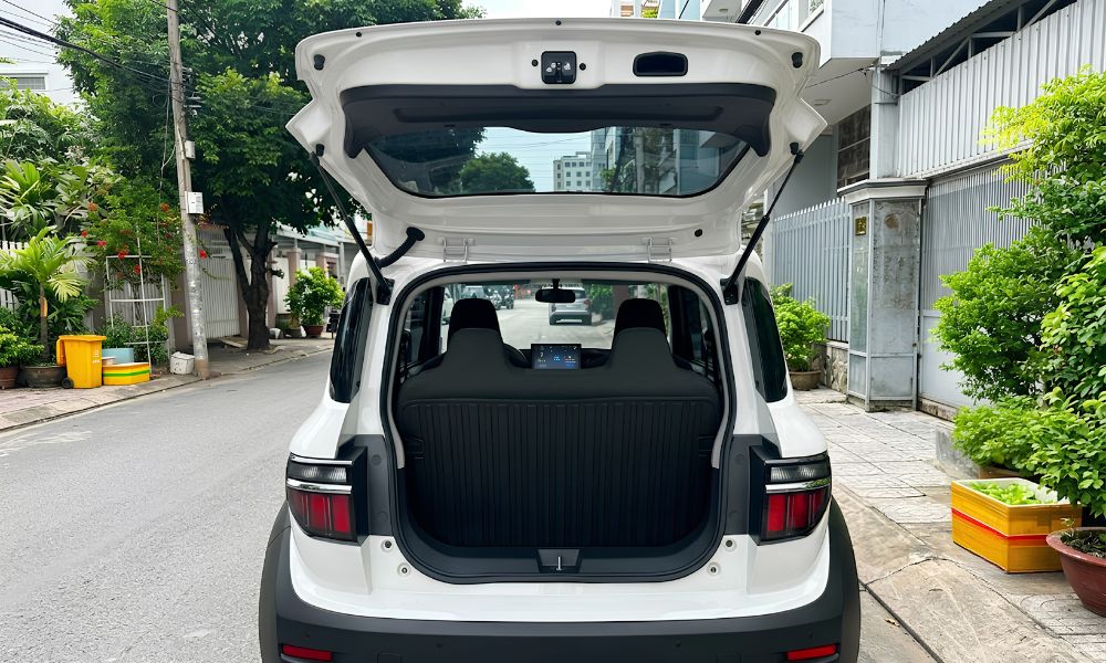 Trunk-space-of-VF3