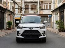 4 SUV Toyota Raize