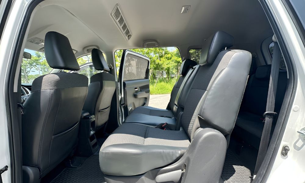 Backseat-of-Suzuki-Ertiga-XL7