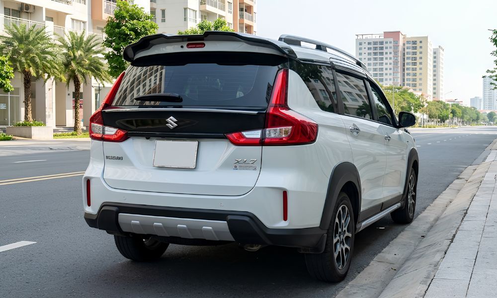 Behind-Suzuki-Ertiga-XL7