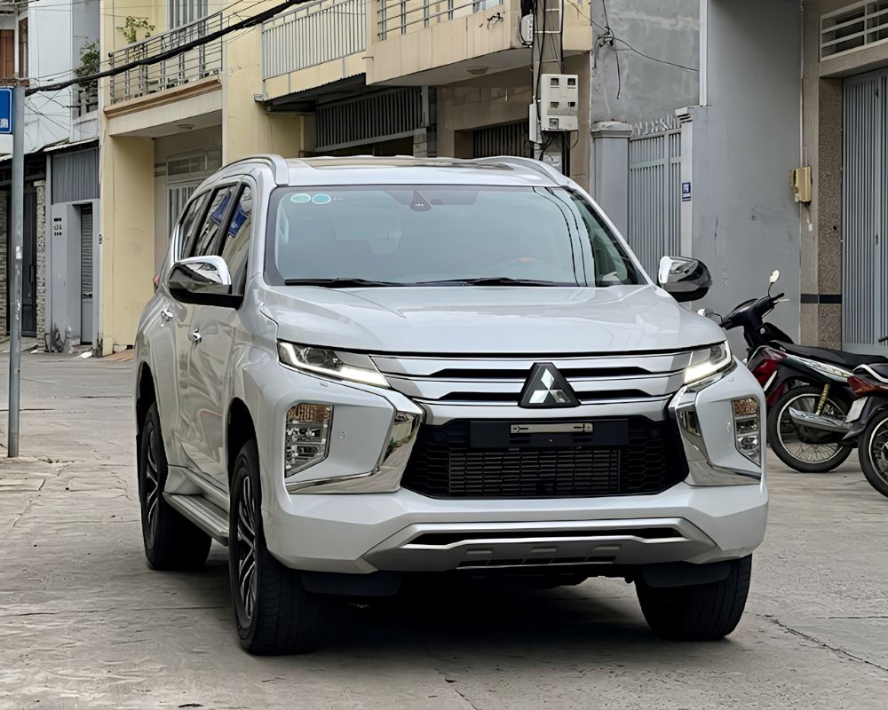 Mitsubishi-Pajero-Sport-7-seat